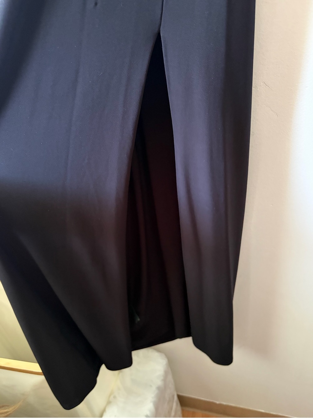 Lauren Ralph Lauren Black One-Shoulder Evening Gown with Rhinestone Brooch - Picture 5 of 5